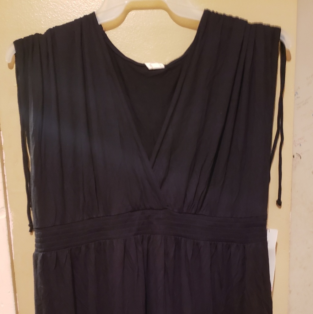 Liz Lange maternity top NEW W/ TAGS